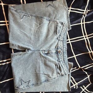 SHEIN Light Blue High Rise Women's Jeans with Star Patch